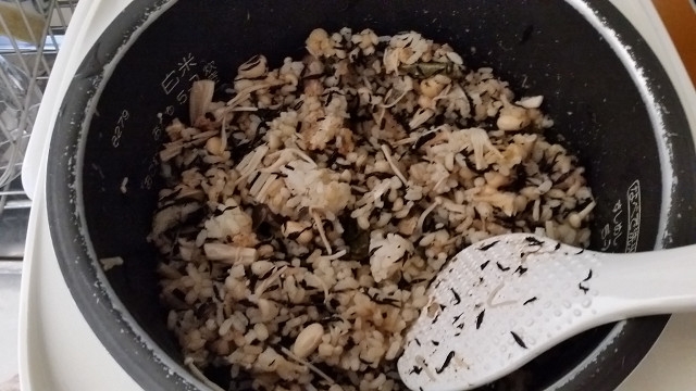 スーパーもち麦ときのことヒジキと大豆のご飯