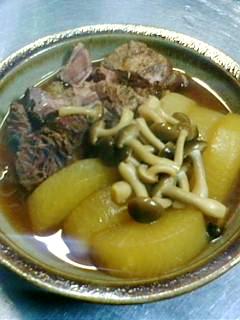 イノシシと大根の煮物