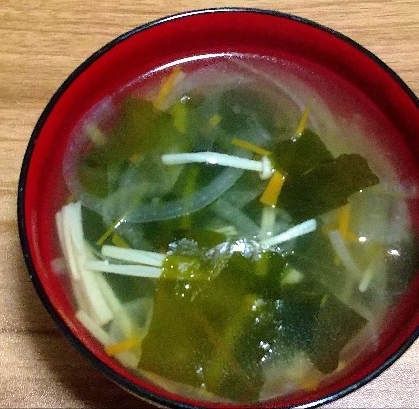 お野菜たっぷりなスープは、いつでも食べたくなりますね♥にんじんのハンパが有ったので彩りに入れさせて頂きました♥子供にも美味しいと言って貰えました♬(#^.^#)