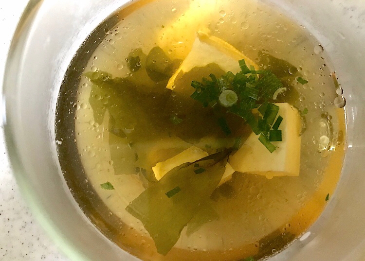 鶏のお出汁de☆豆腐とワカメのスープ
