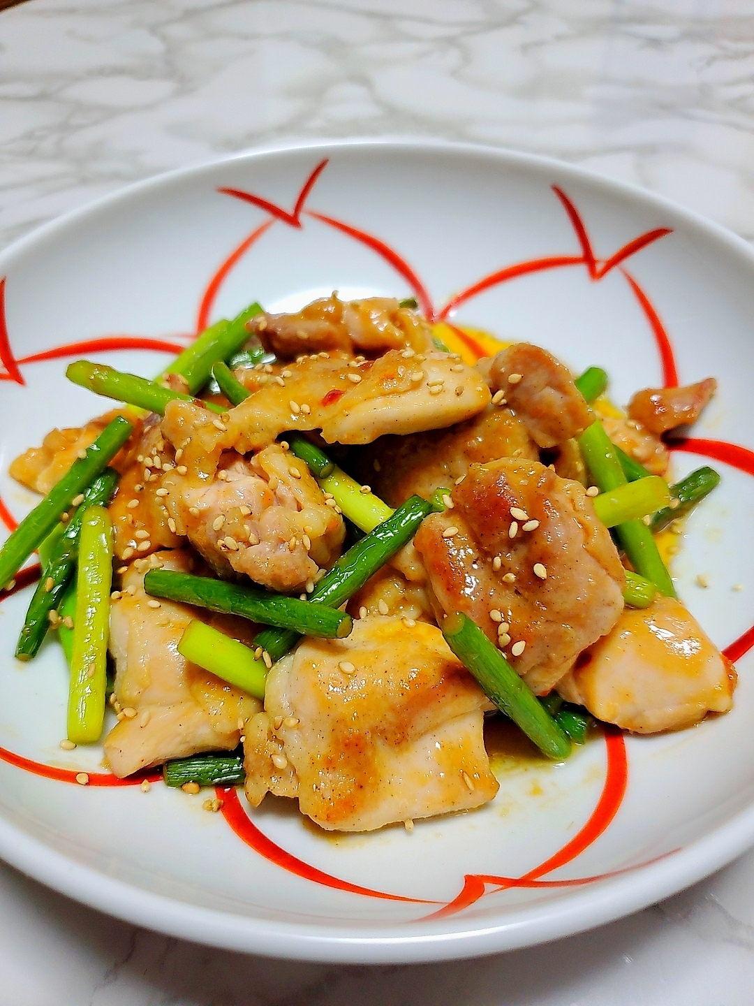 鶏肉とにんにくの芽のピリ辛味噌炒め