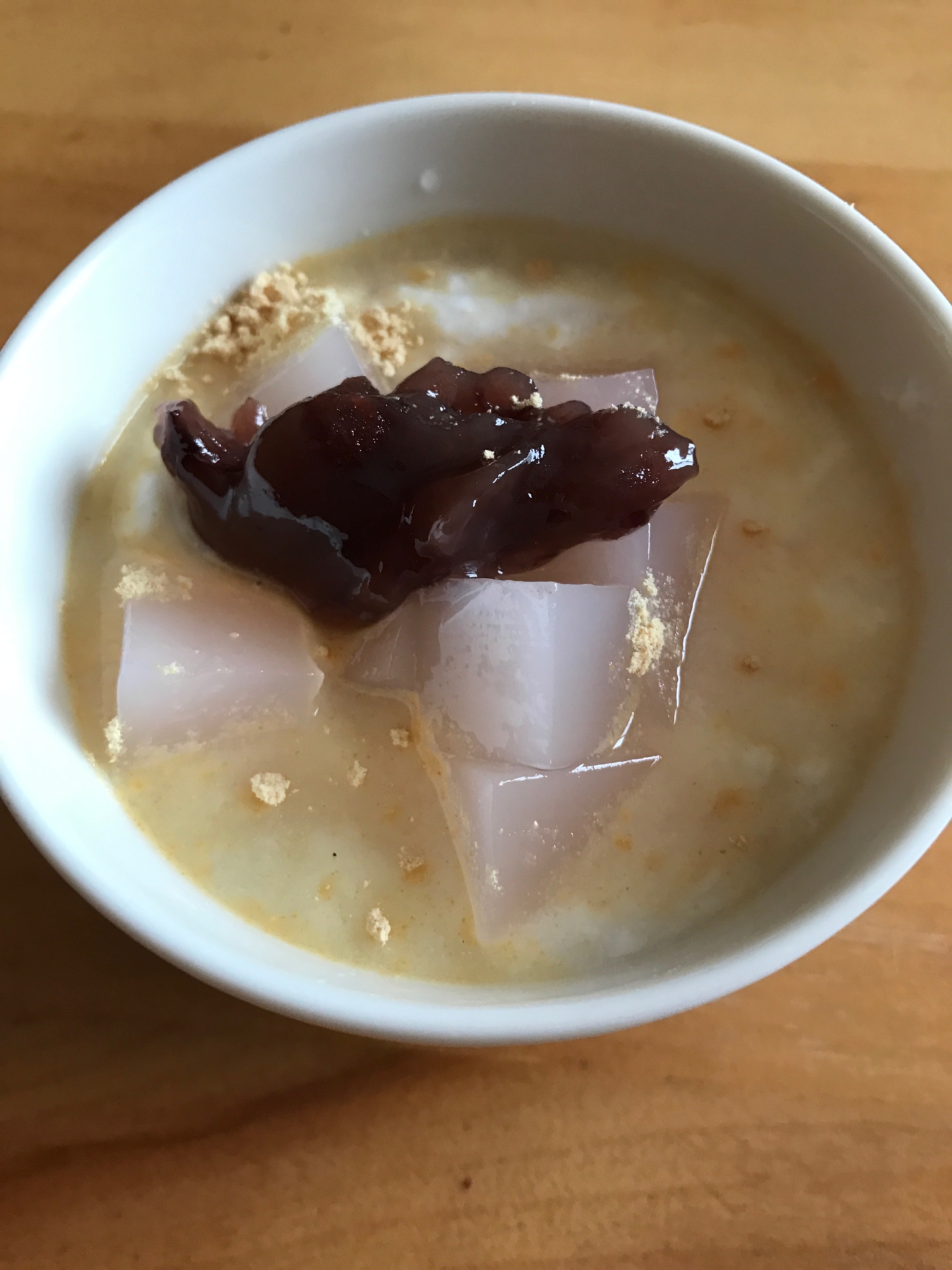 餡子と寒天のせおしるこ風味きな粉ヨーグルト