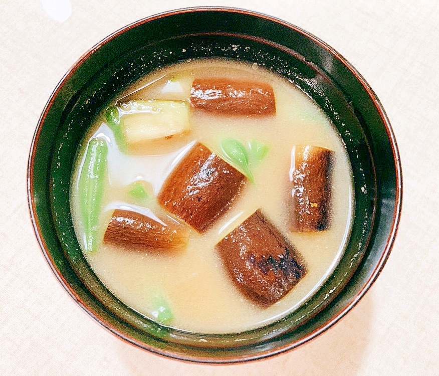 茄子といんげんの味噌汁