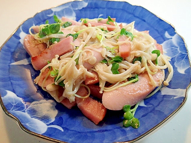 魚肉ソーセージ・ベーコン・えのき茸のソテー