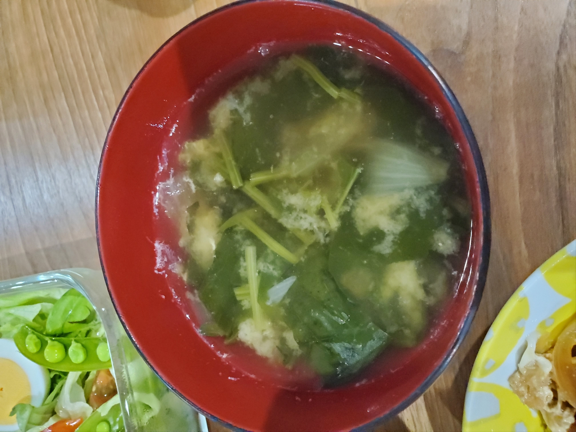 ほうれん草と新玉ねぎの味噌汁