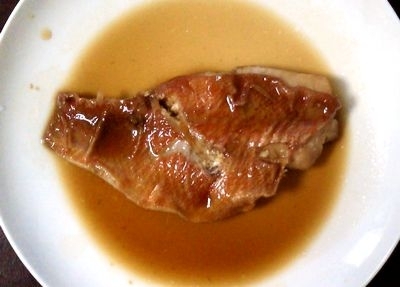 安い冷凍の赤魚ですみません；でもでも、とってもふっくらと美味しくできあがりました！
