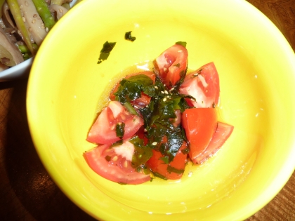 ワカメ＆トマトの合えもの～食材２点で簡単副菜