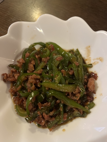 ご飯がモリモリ進む！ピーマンとひき肉の甘辛炒め