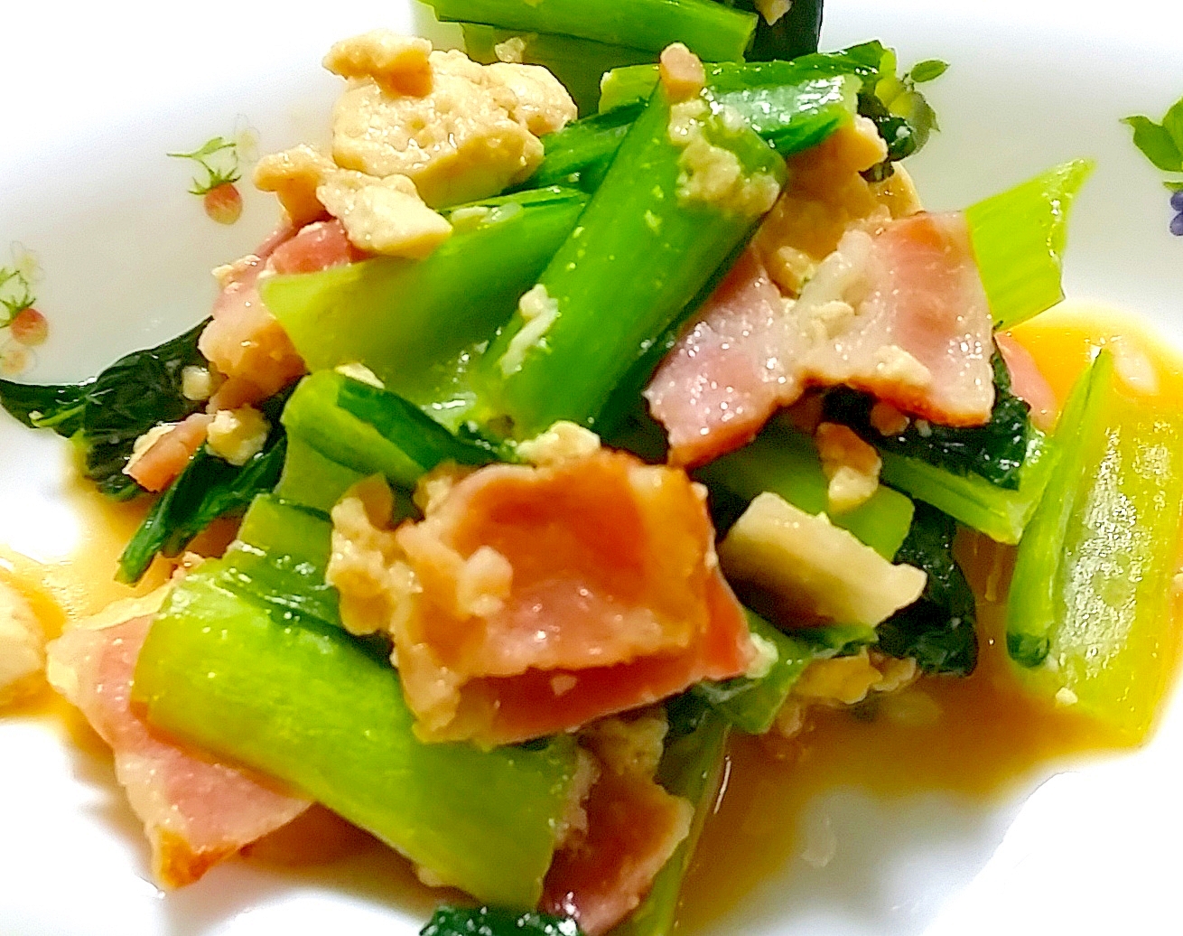 めんつゆで味付け簡単 小松菜とハムの卵炒め レシピ 作り方 By Yomogimotir 楽天レシピ めんつゆで味付け簡単 小松菜とハムの卵炒め レシピ 作り方 By Yomogimotir 楽天レシピ