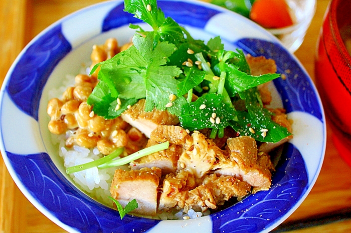 スペアリブの納豆丼