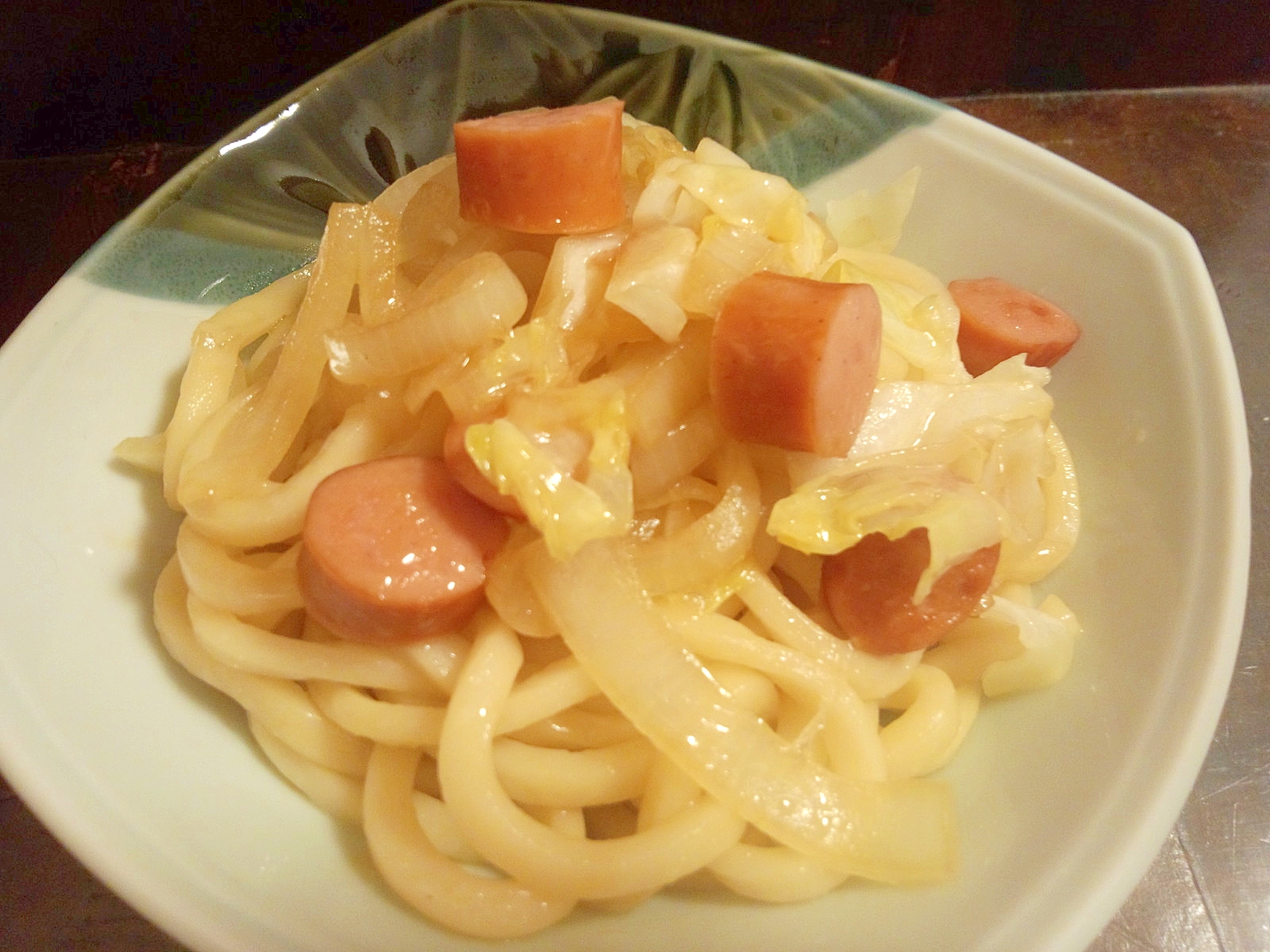 食べやすい♪ウインナーの焼うどん☆