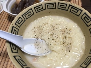 やっほーいサンディさん♪指示通りｗレトルトクリムシ使いました、が！麺は生麺。ずぞぞぞっとはふはふ寒い夜にいただきました熱すぎてまだべろひりひりゴチソサマ♪