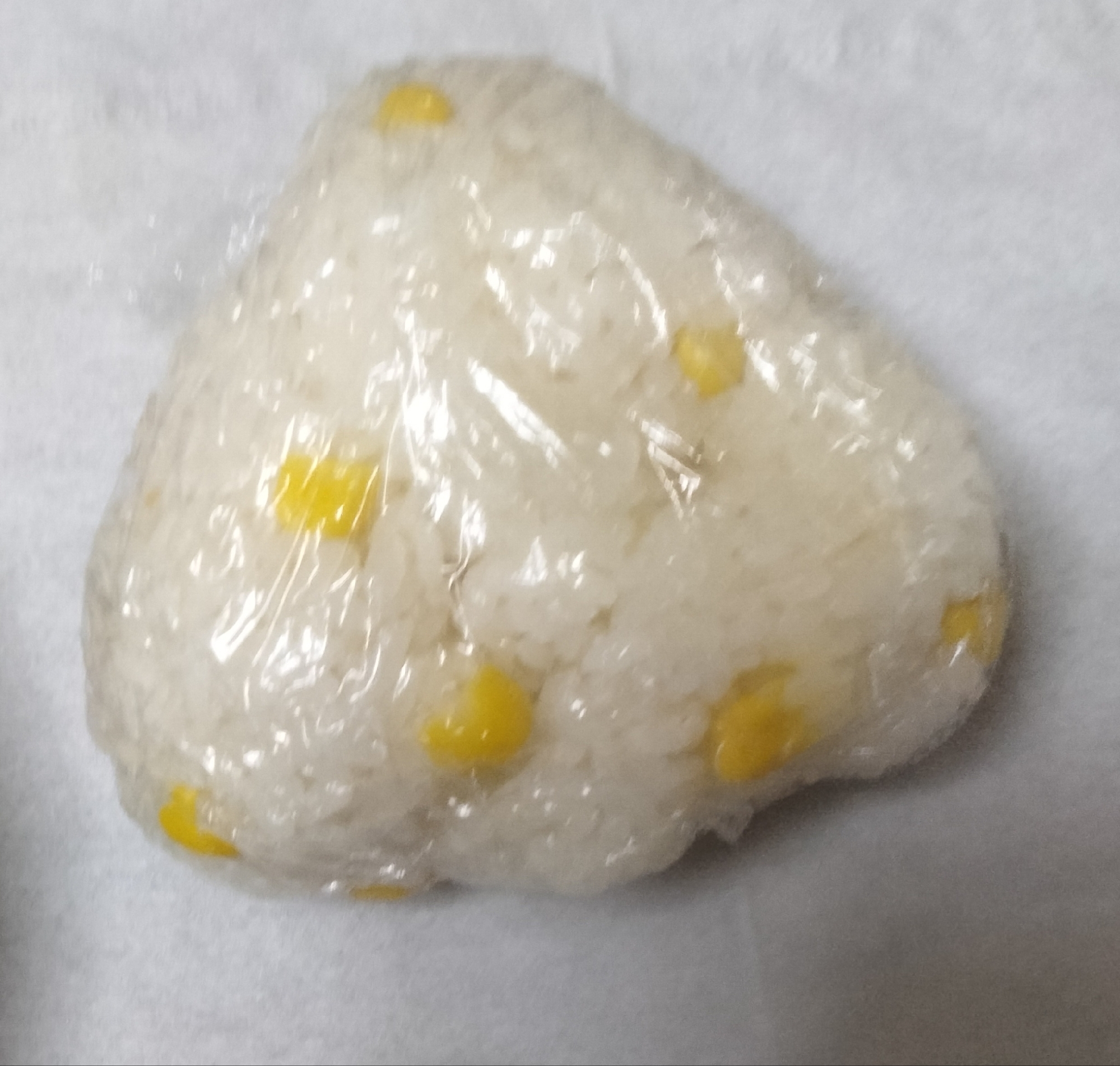 ホールコーンとバターの塩おにぎり