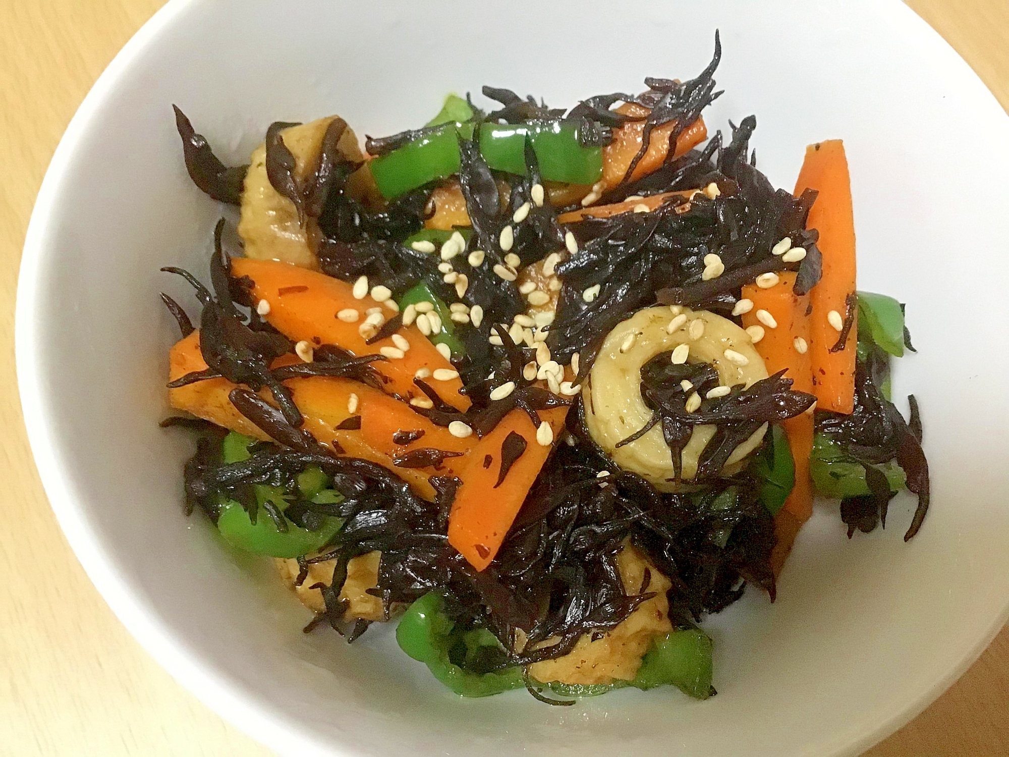 貧血対策　ひじきのカラフル煮物　胡麻と生姜合わせ