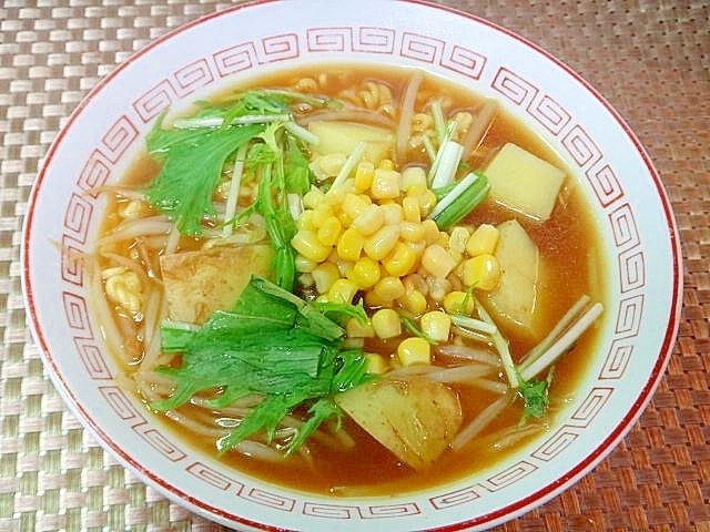 新じゃがとコーン水菜のカレーラーメン