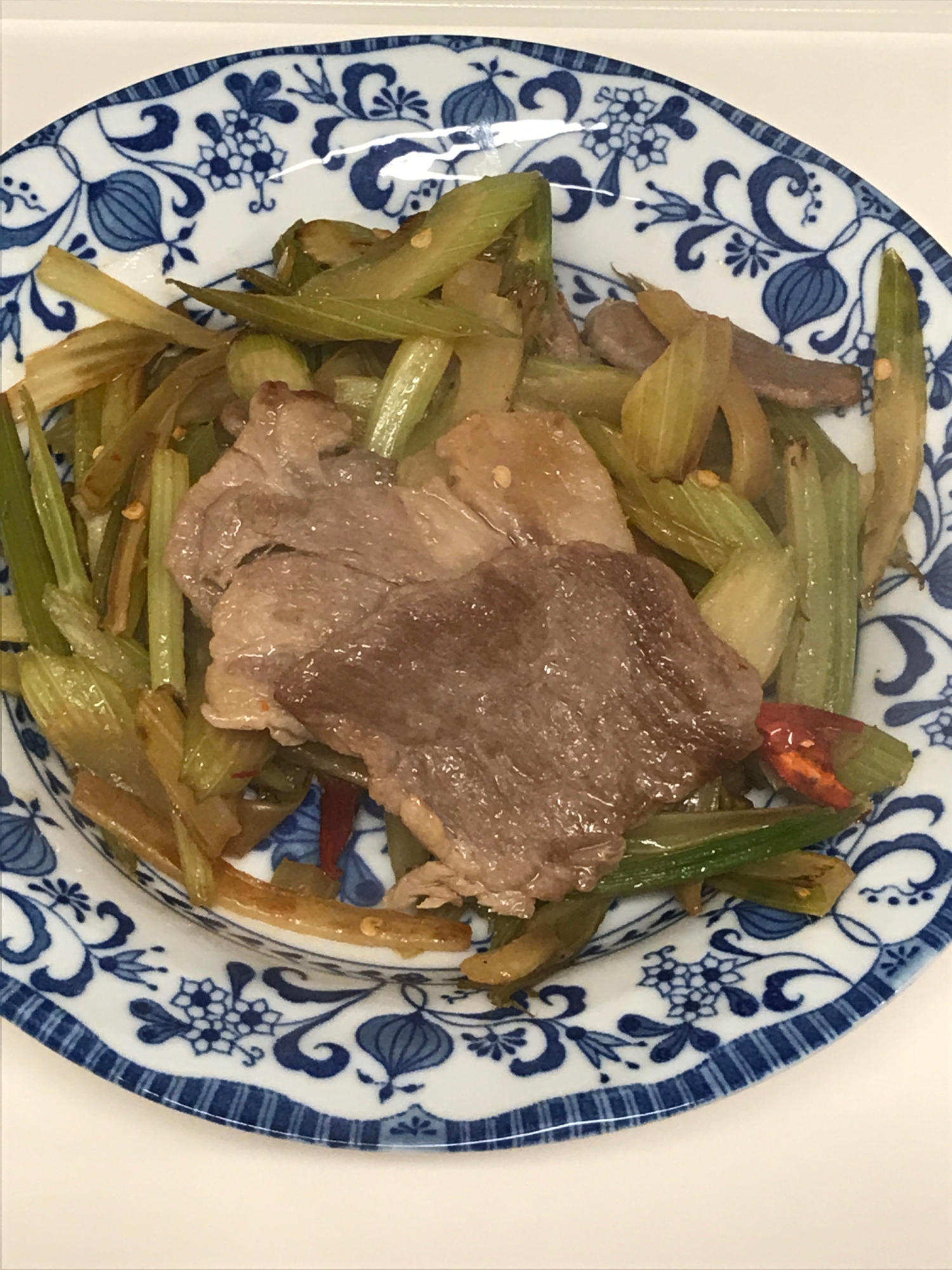 セロリと豚肉の炒め