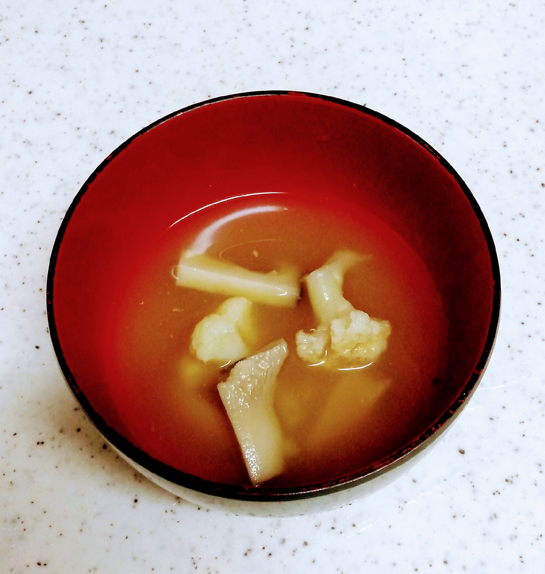 カリフラワー・エリンギの味噌汁