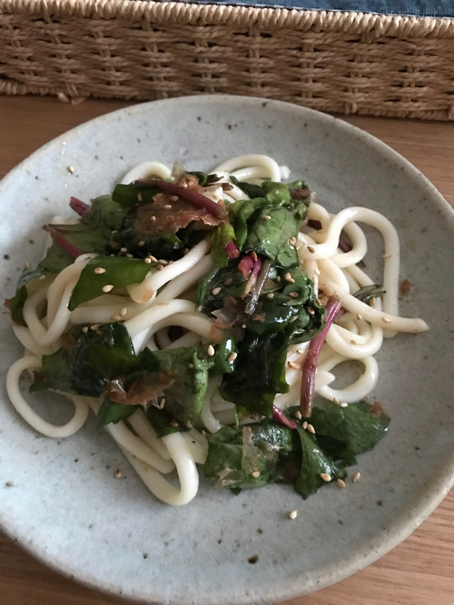 サラダほうれん草と鰹節のサラダうどん