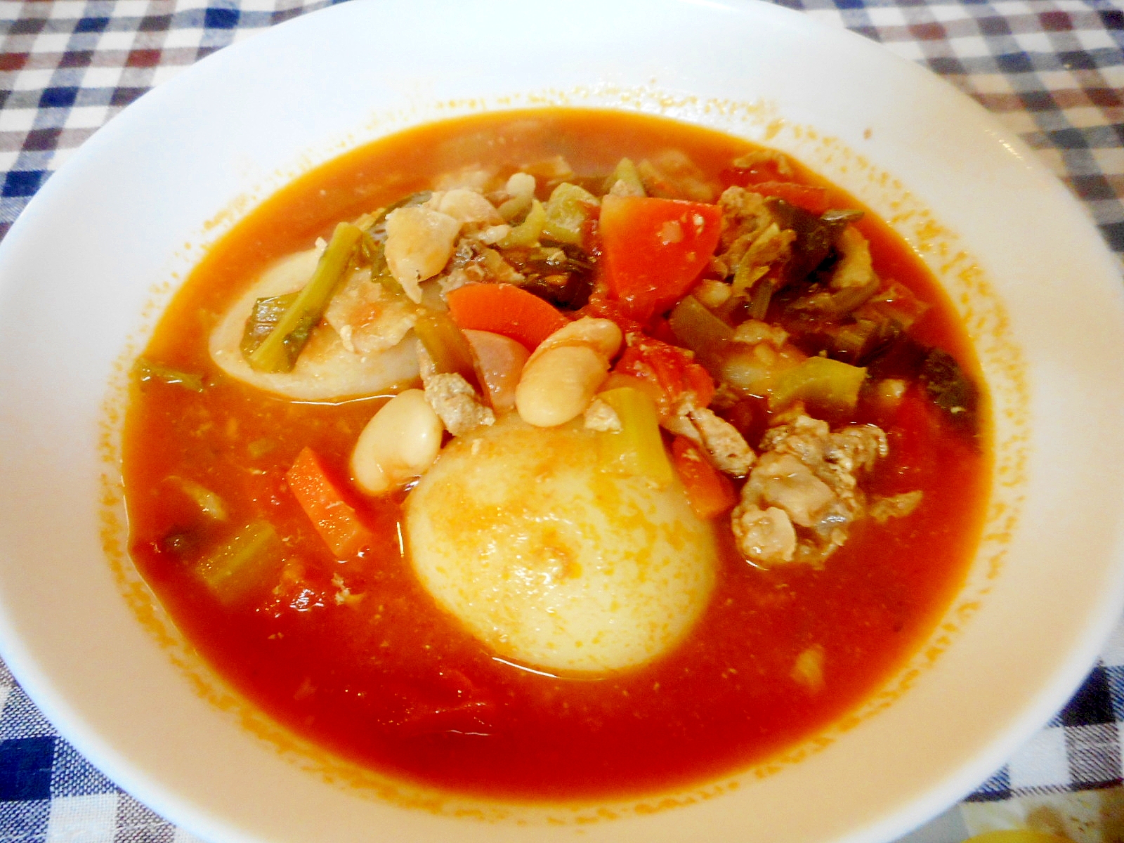 カブと白インゲン豆のトマトスープ