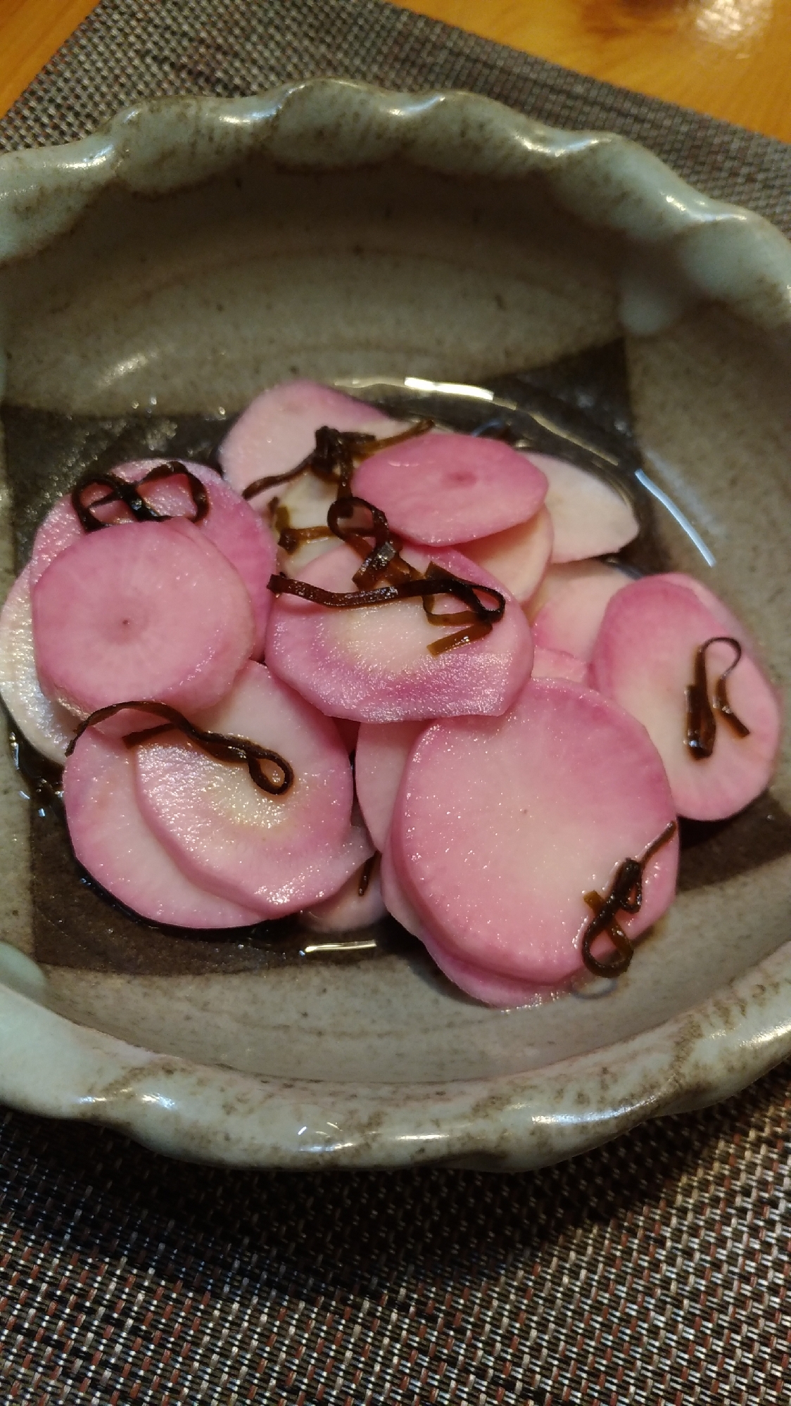 かぶの梅酢漬け♪塩昆布和え