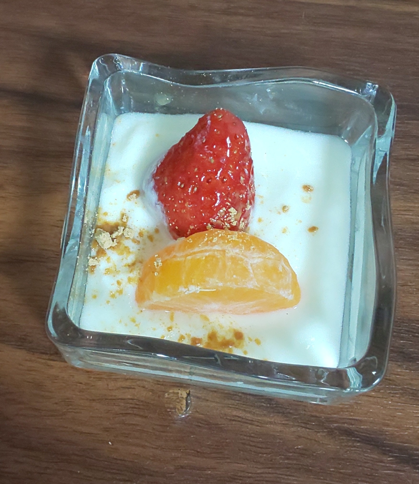 いちごとみかんきなこヨーグルト