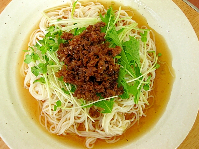 牛肉そぼろのせそうめん