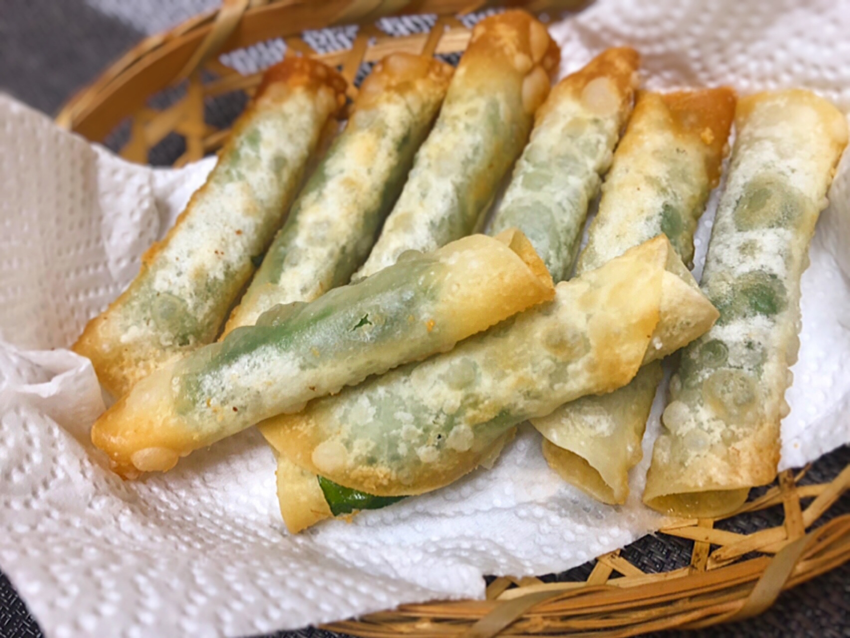 簡単！大葉とチーズの餃子の皮巻き揚げ♪