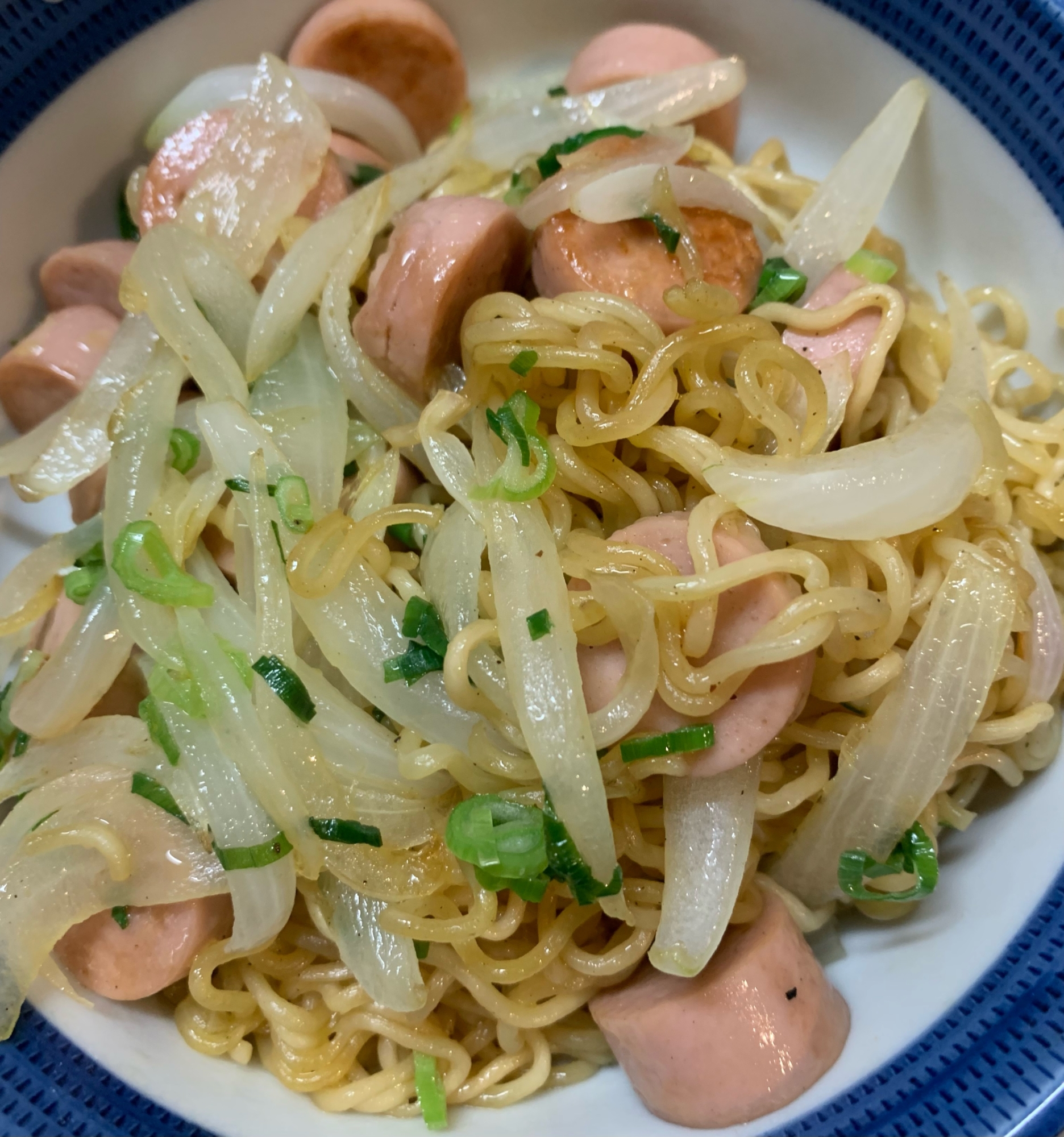 新玉ねぎの焼きそば　インスタントラーメン使用