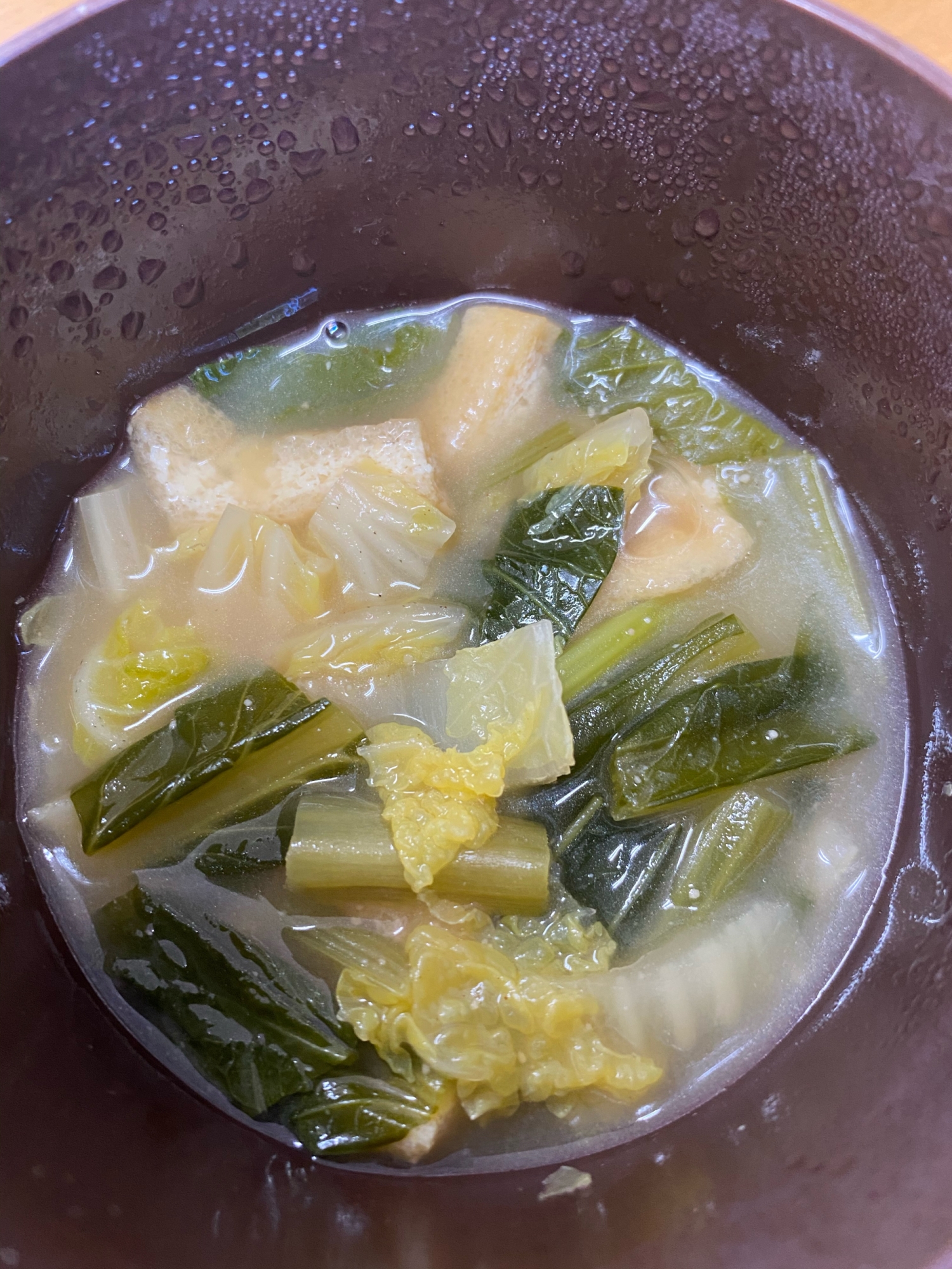 小松菜、油揚げ、白菜の味噌汁