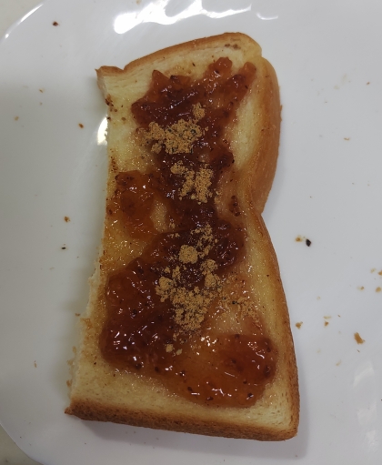きな粉とジャムと胡麻の簡単トースト