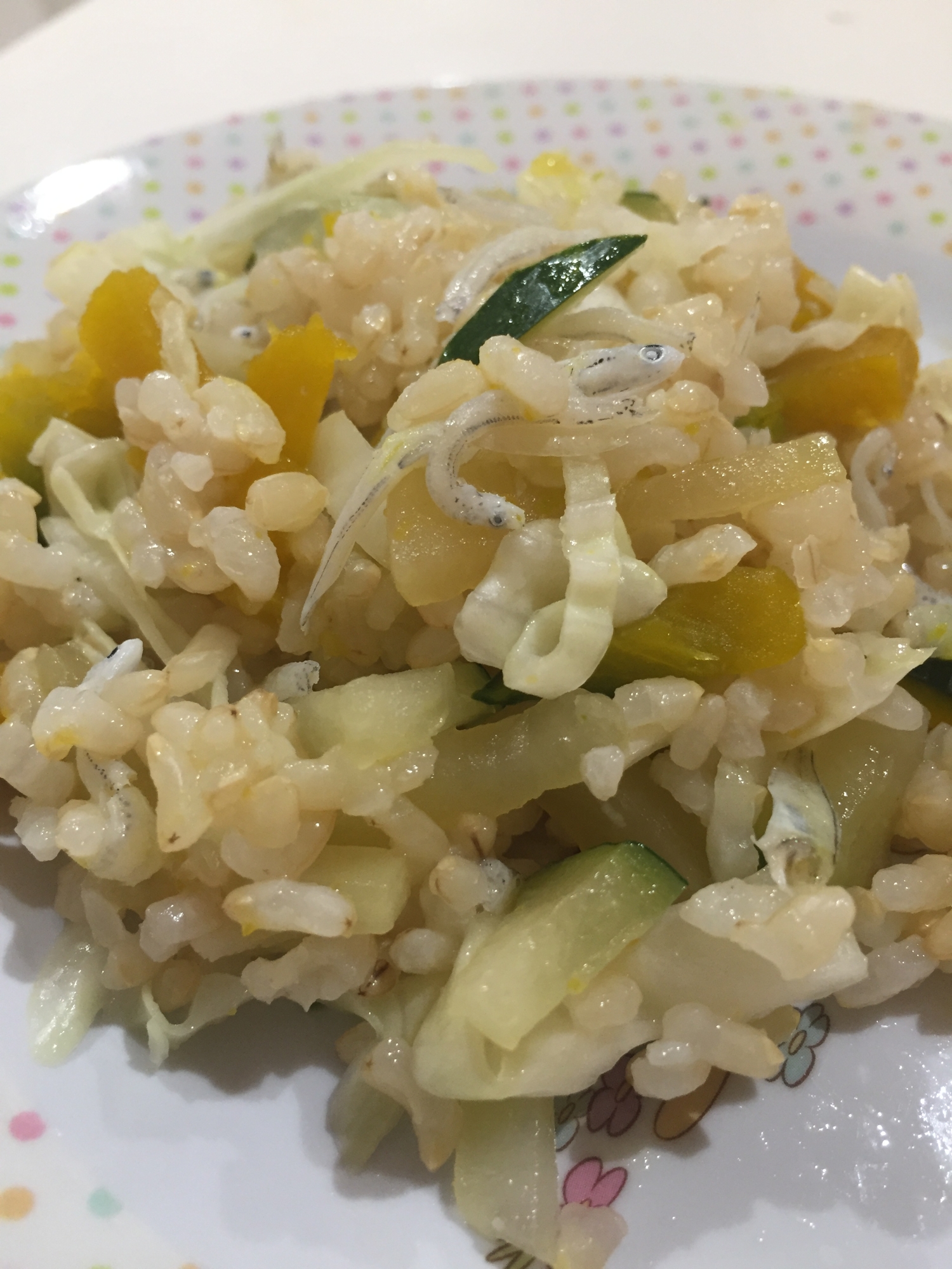 子ども大好き！混ぜ込み野菜とシラスの混ぜご飯！