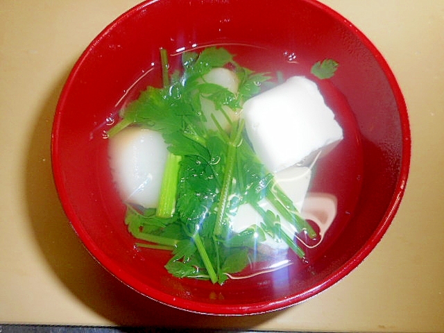 せり・豆腐・麩のすまし汁