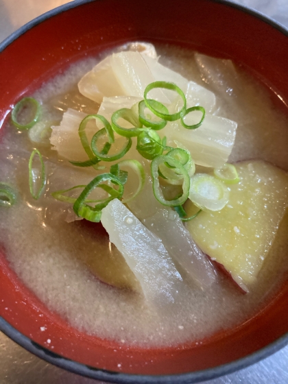 ほっこり♪さつまいもと白菜の味噌汁