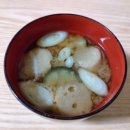 茄子と焼き麩長ネギの味噌汁