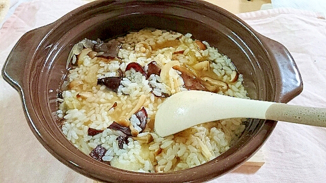 きのこたっぷり 和風雑炊 レシピ 作り方 By 楽天レシピ きのこたっぷり 和風雑炊 レシピ 作り方 By 楽天レシピ