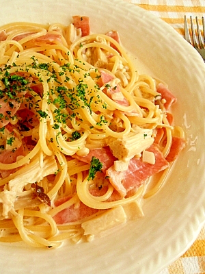 生クリーム消費に★きのことベーコンのクリームパスタ