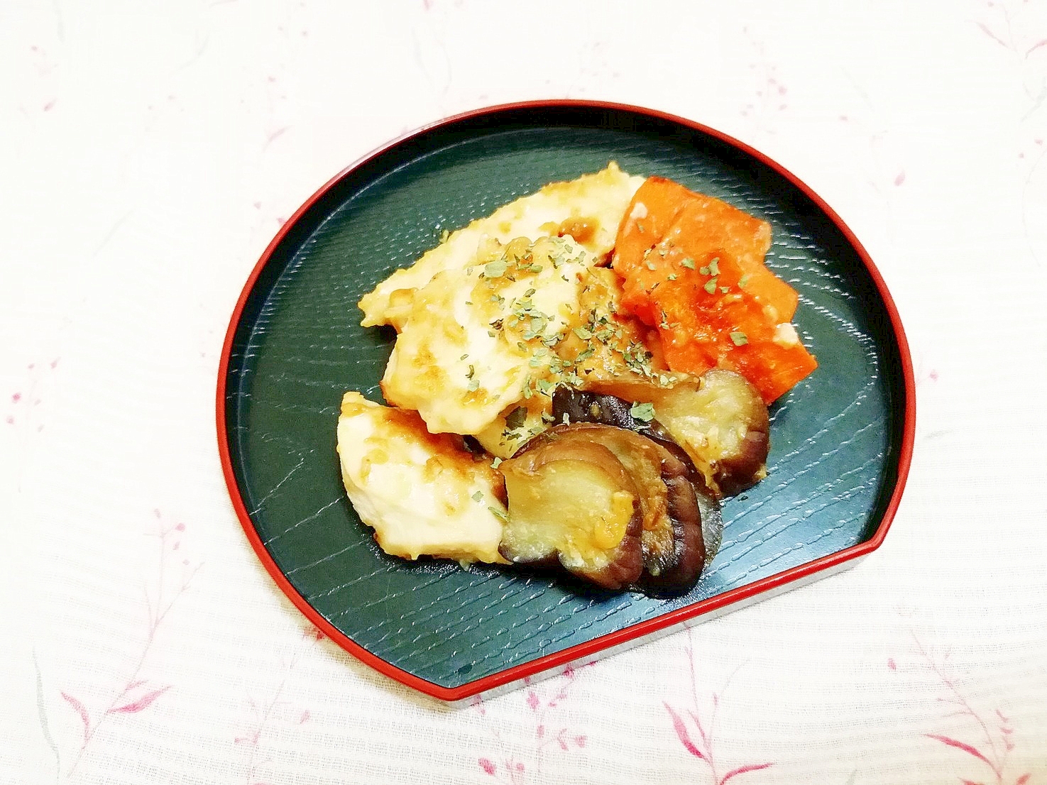 爽やか味噌風味♪茄子と鶏ムネの蒸し焼き風