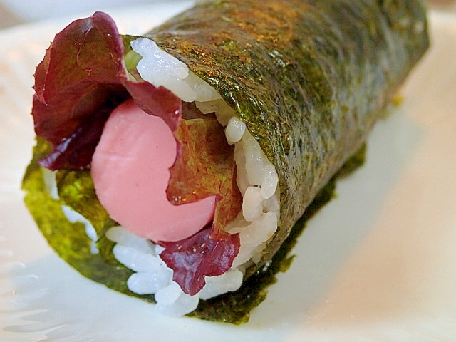 ❤サニーレタスと魚肉ソーセージの海苔巻きご飯❤