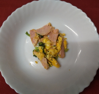 小松菜とベーコンの卵とじ炒め