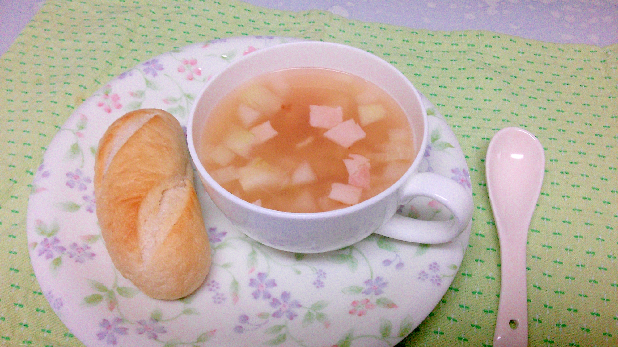 朝ごはんにプチパン 簡単ベーコンスープ レシピ 作り方 By ぽこりん23 楽天レシピ