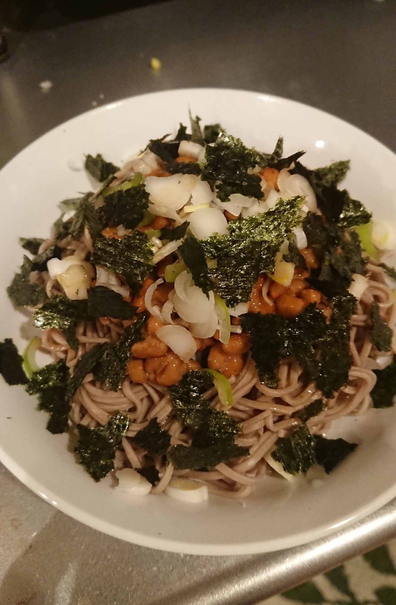 《アレンジ麺》わさび醤油で♪納豆ぶっかけ蕎麦