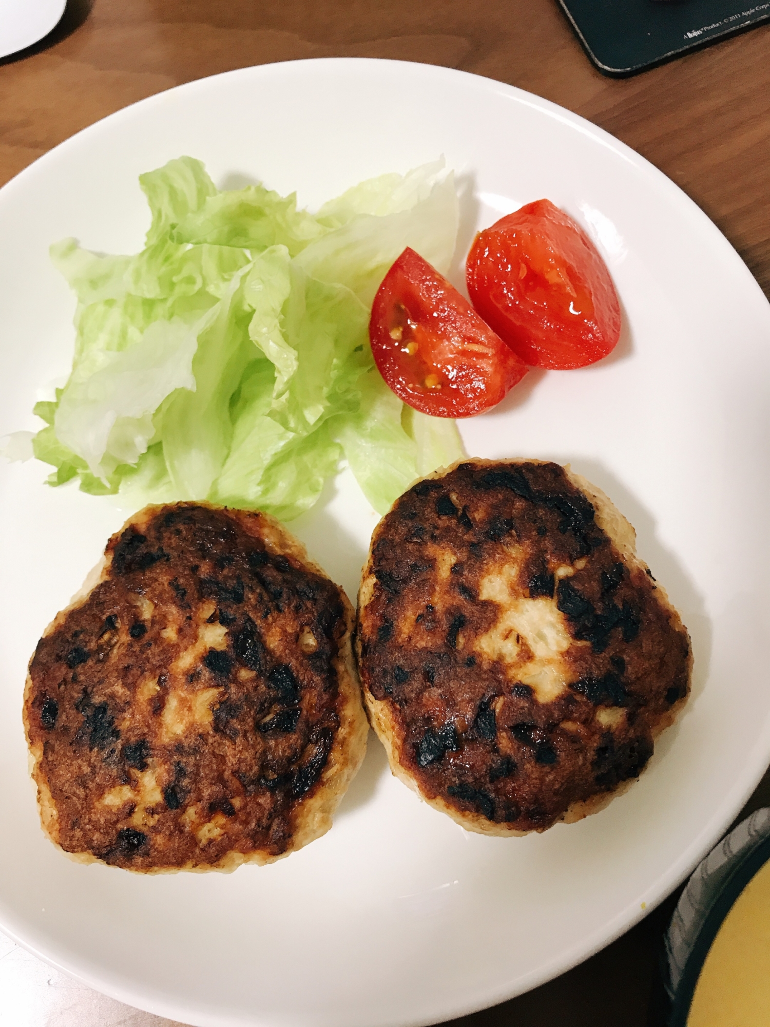 鶏ひき肉と豚ひき肉のチーズハンバーグ