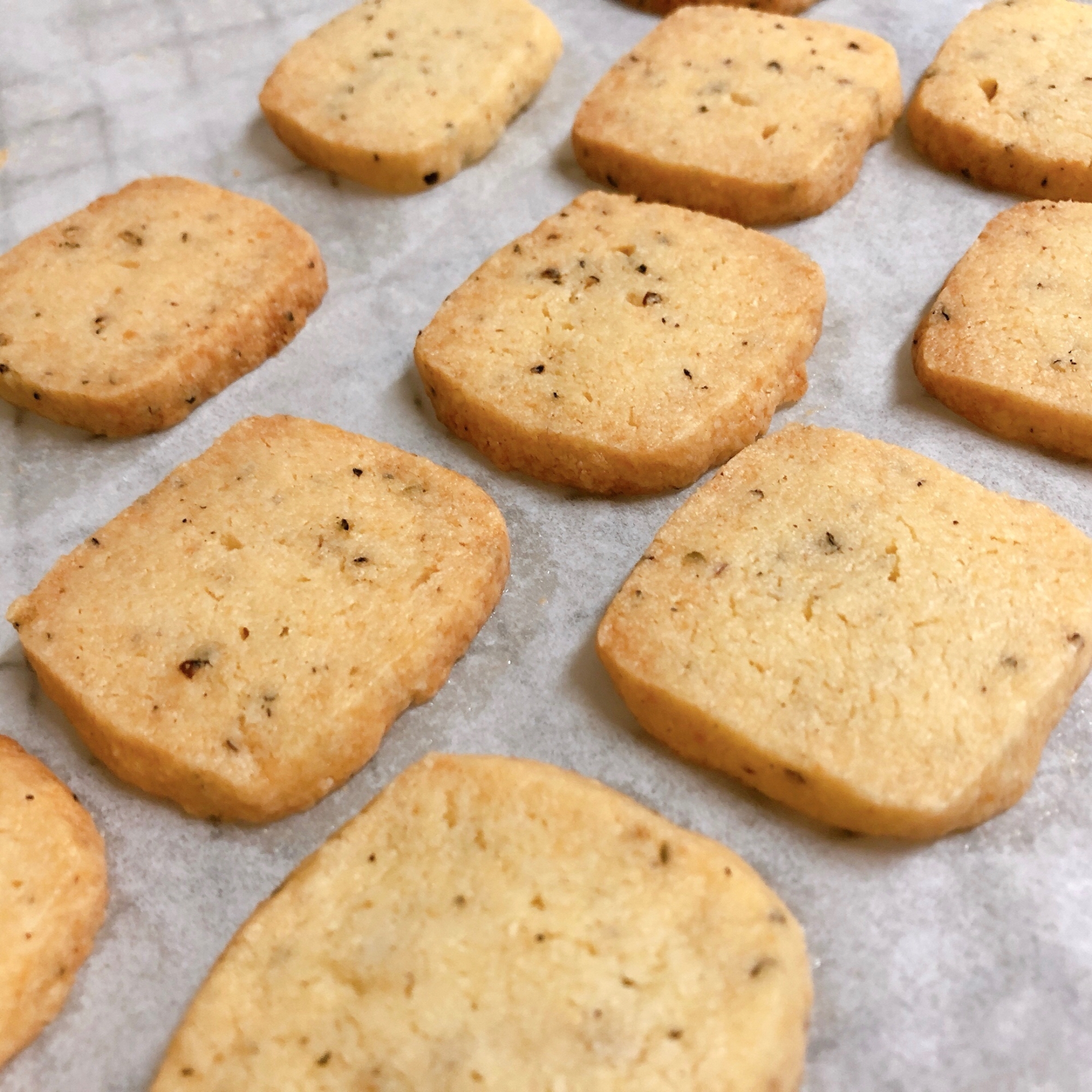 酒のつまみにも!米粉ブラックペッパーチーズクッキー