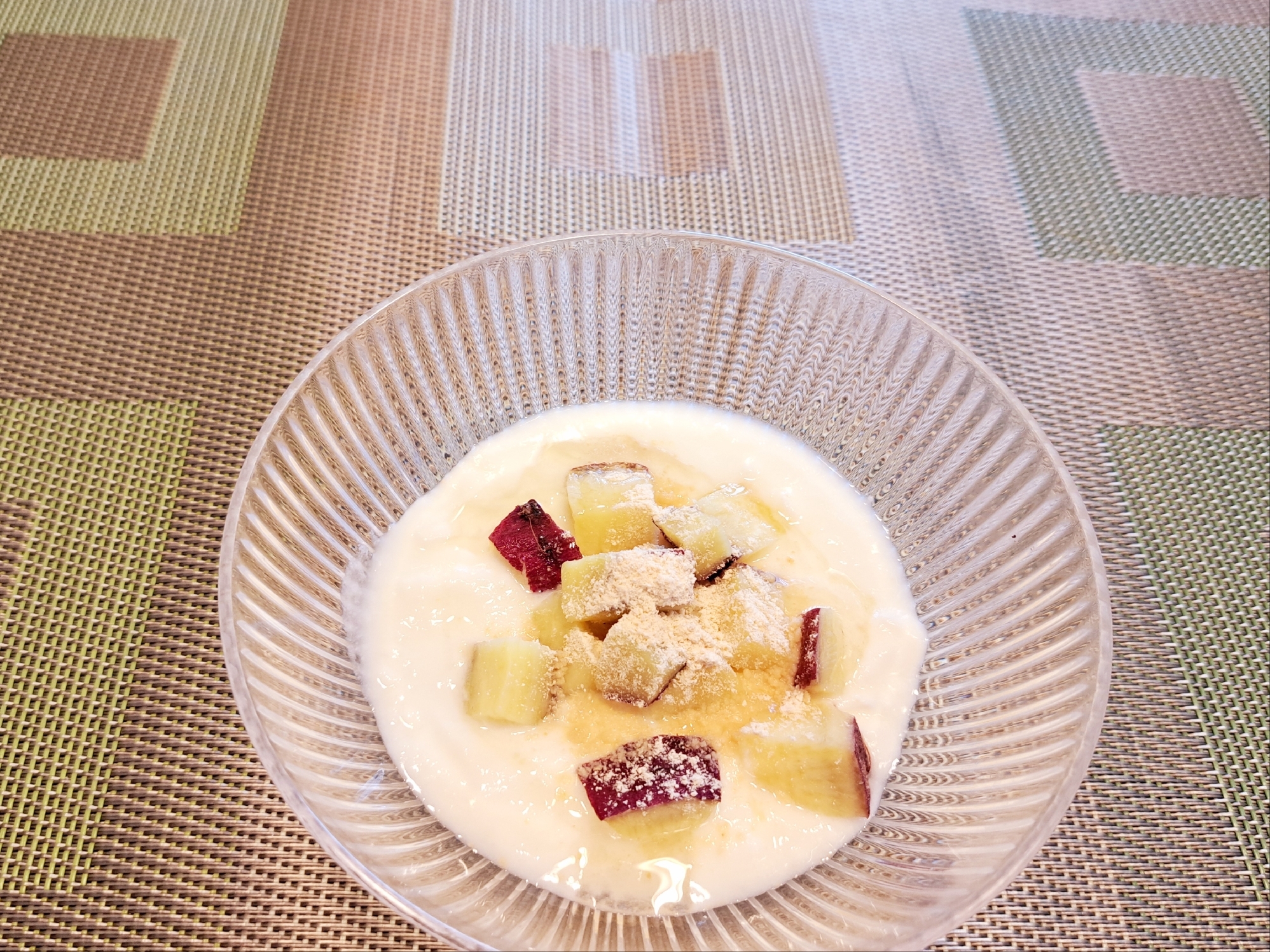 ヘルシー！ヨーグルト と さつまいも のきな粉がけ