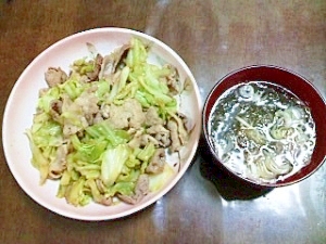 よりすぐりの豚肉と春キャベツの炒め物♪