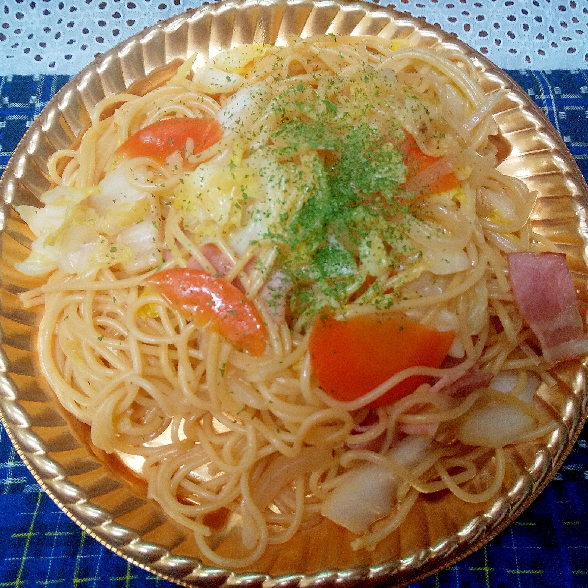 野菜たっぷりニンニクパスタ