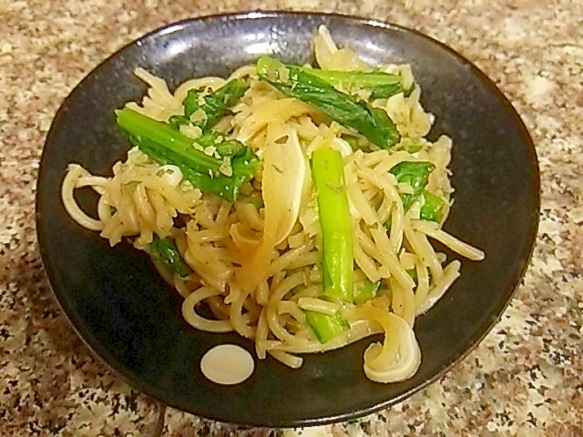 小松菜とミミガーの焼きそば