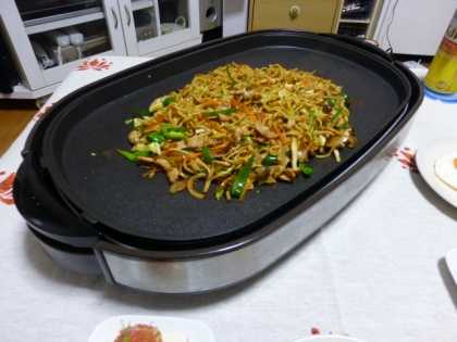 野菜たっぷり焼きそば　ホットプレートで