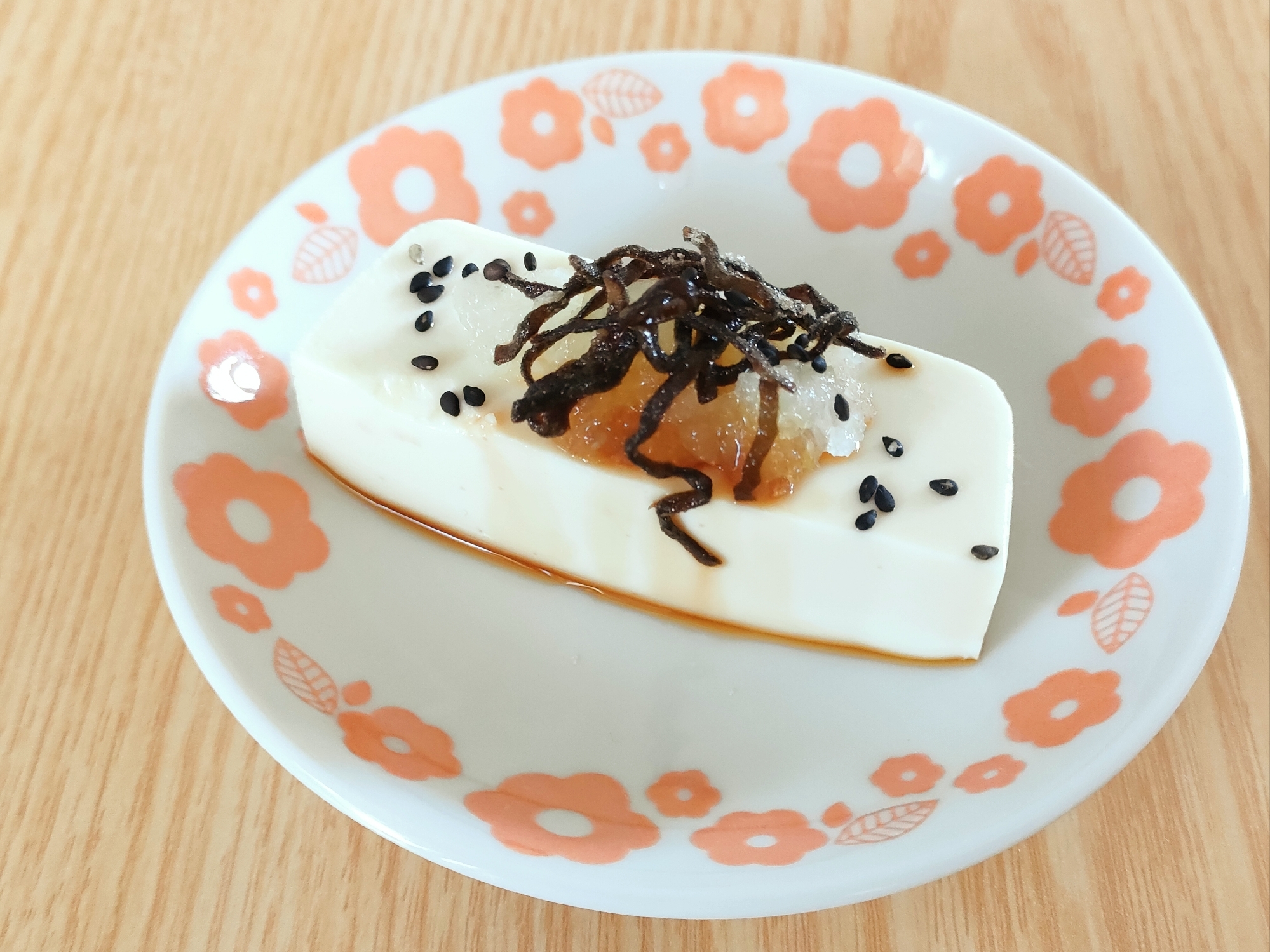 大根おろしと塩昆布と黒ごまの冷奴
