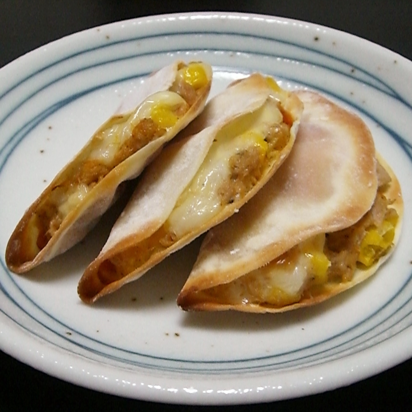 簡単おやつ★餃子の皮ピザ